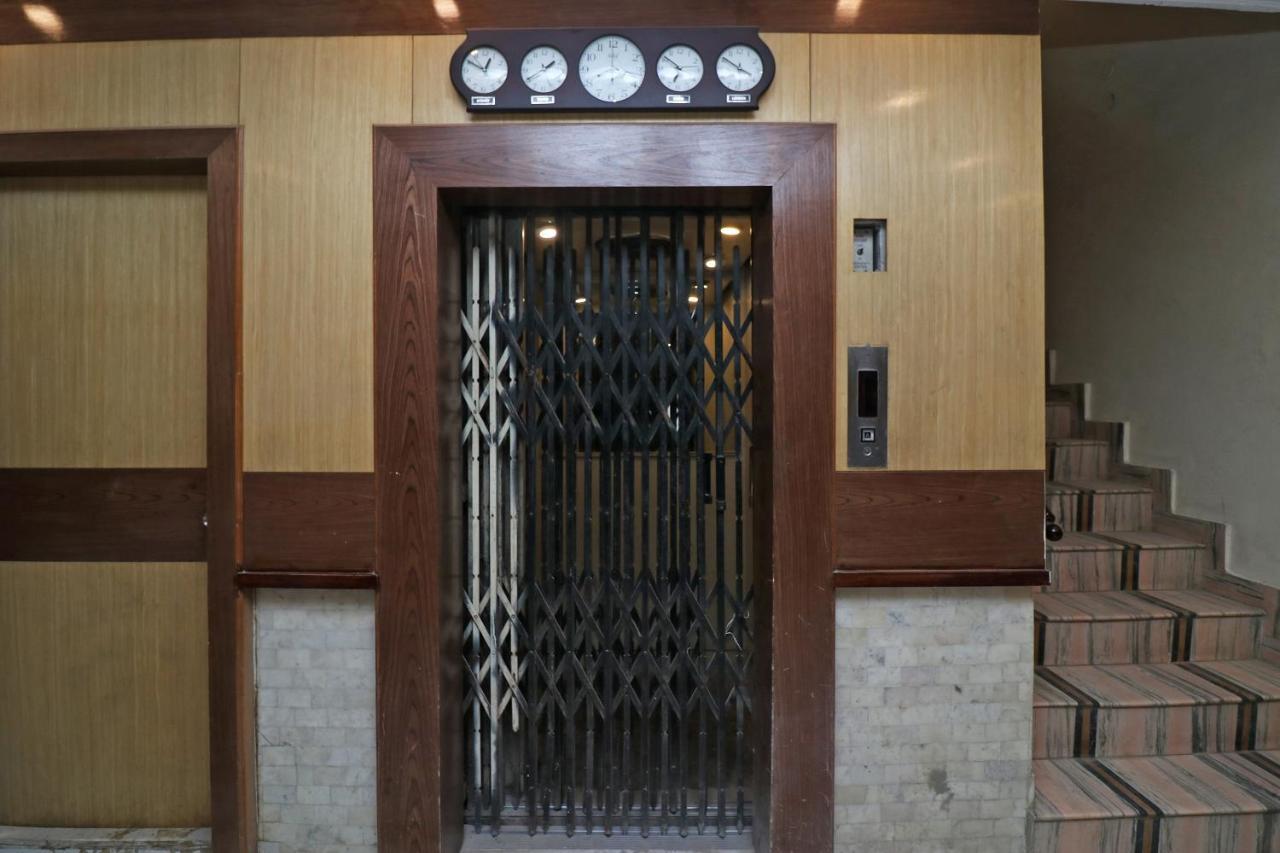 Oyo Flagship 19301 Mezbaan International Naka Hindola Hotel Лакнау Екстериор снимка